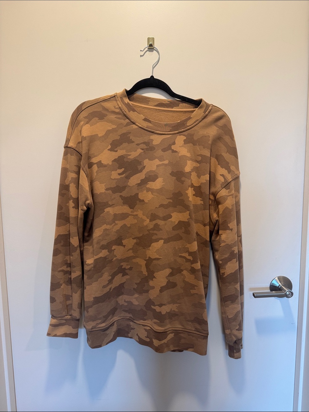 Lululemon Perfectly Oversized Crew Camo - size 8